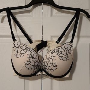 Torrid plunge bra 40B